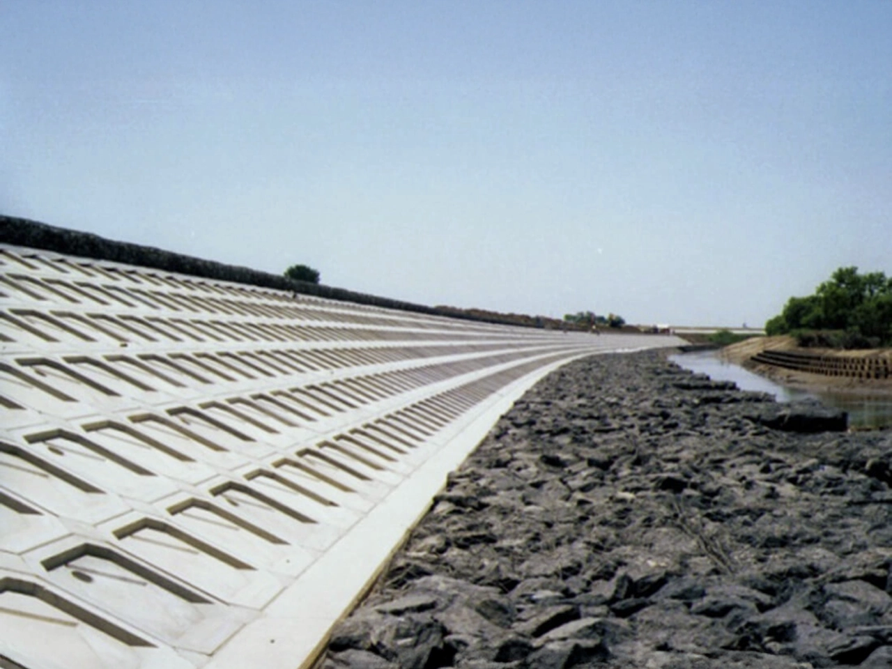 株式会社アイテクノス